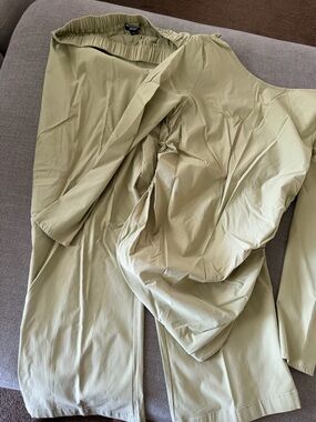 Light Olive Women’s Elastic-Waist Pants